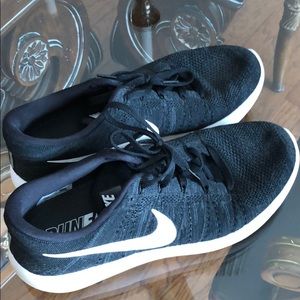Nike lunarlon men’s running shoes